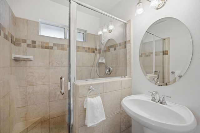 1836 Venus Dr, Sacramento, CA 95864