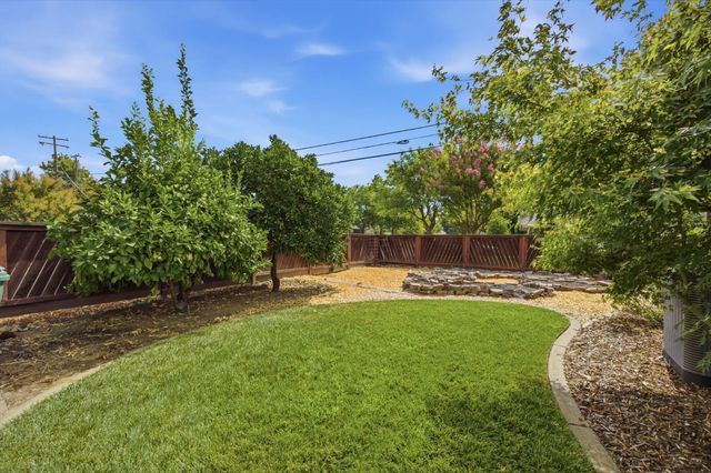 1836 Venus Dr, Sacramento, CA 95864