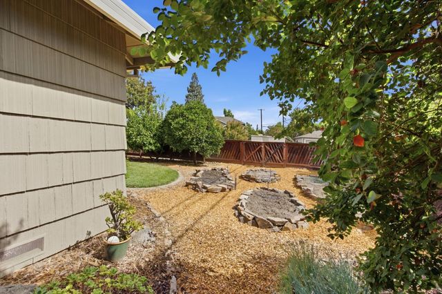 1836 Venus Dr, Sacramento, CA 95864