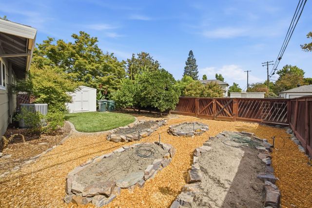 1836 Venus Dr, Sacramento, CA 95864