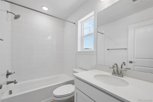3661 N Hayleyville Street, Aurora, CO 80019
