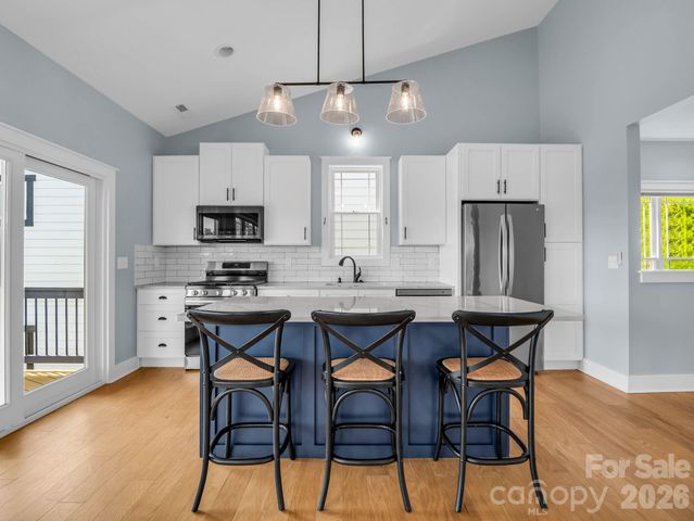 285 Mount Allen Heights, Black Mountain, NC 28711