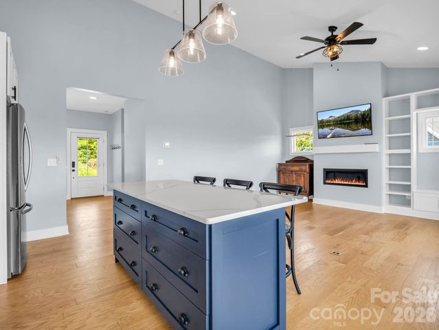 285 Mount Allen Heights, Black Mountain, NC 28711