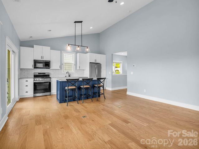 285 Mount Allen Heights, Black Mountain, NC 28711