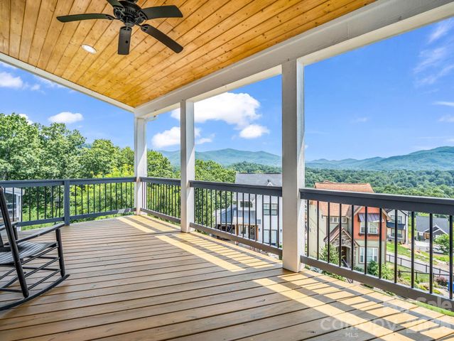 285 Mount Allen Heights, Black Mountain, NC 28711