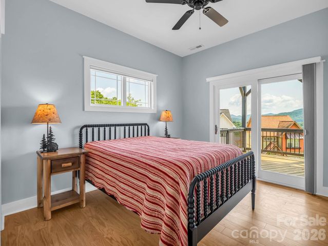 285 Mount Allen Heights, Black Mountain, NC 28711