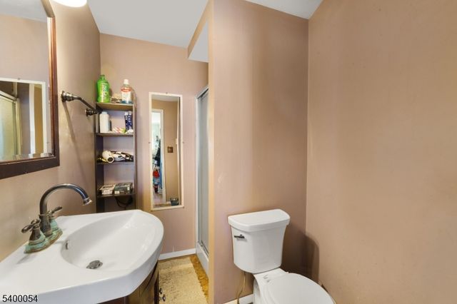 45 Village Rd, Pequannock Twp., NJ 07444