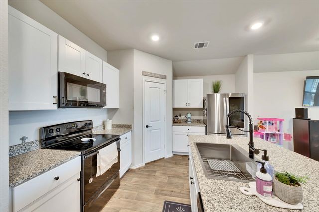 6104 Shanjia DR, Austin, TX 78724