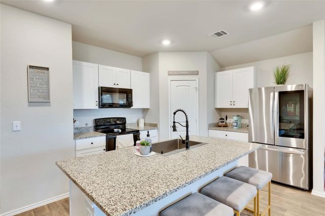 6104 Shanjia DR, Austin, TX 78724