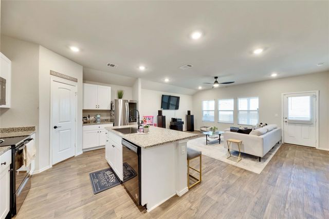 6104 Shanjia DR, Austin, TX 78724