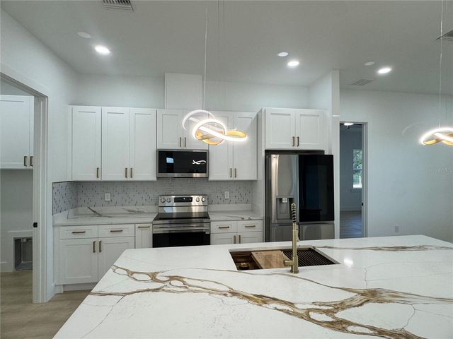 1721 MCCLELLAN ROAD, Frostproof, FL 33843