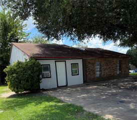 5918 Highcrest Drive, Garland, TX 75043