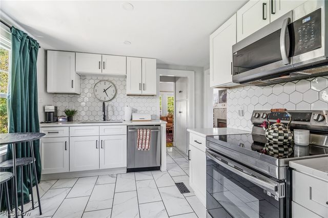 2218 Wyandotte Avenue, Lakewood, OH 44107