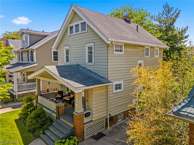 2218 Wyandotte Avenue, Lakewood, OH 44107