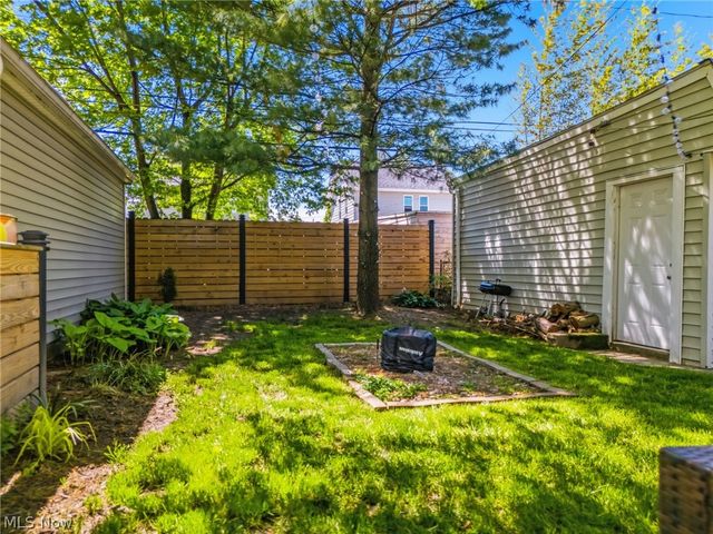 2218 Wyandotte Avenue, Lakewood, OH 44107