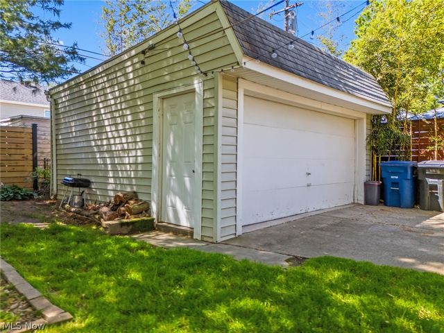 2218 Wyandotte Avenue, Lakewood, OH 44107