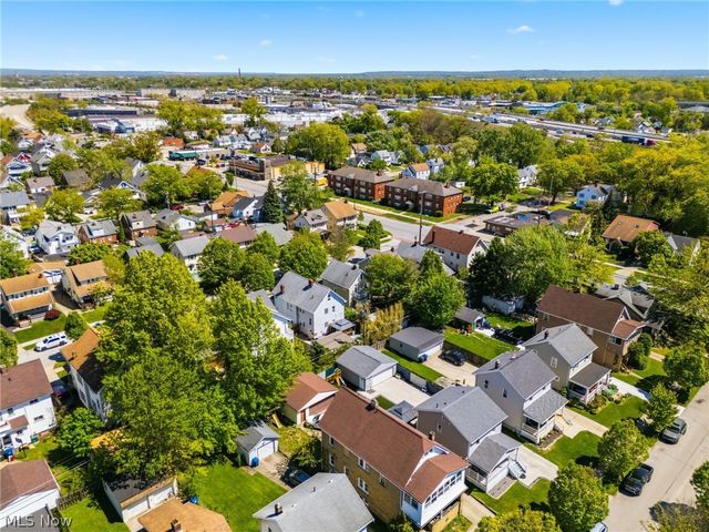 2218 Wyandotte Avenue, Lakewood, OH 44107