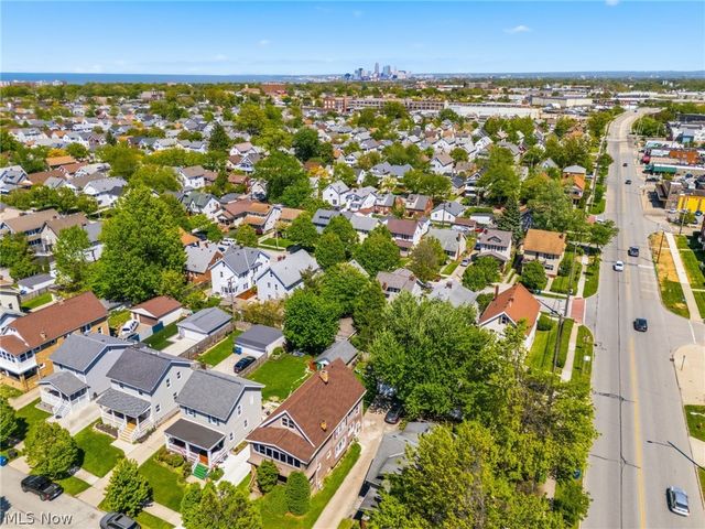 2218 Wyandotte Avenue, Lakewood, OH 44107