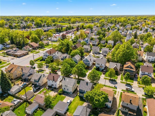 2218 Wyandotte Avenue, Lakewood, OH 44107