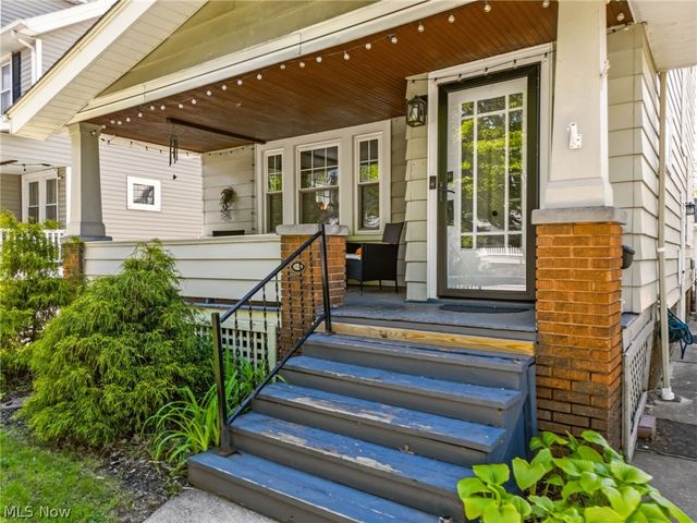 2218 Wyandotte Avenue, Lakewood, OH 44107