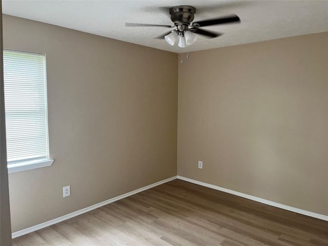 9910 Stonemont Road, La Porte, TX 77571