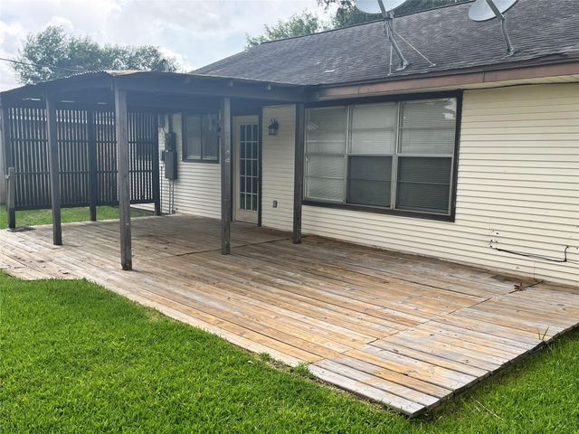 9910 Stonemont Road, La Porte, TX 77571