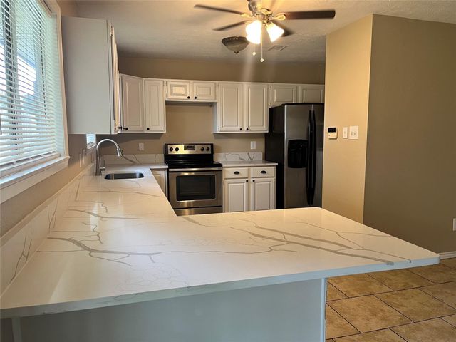 9910 Stonemont Road, La Porte, TX 77571