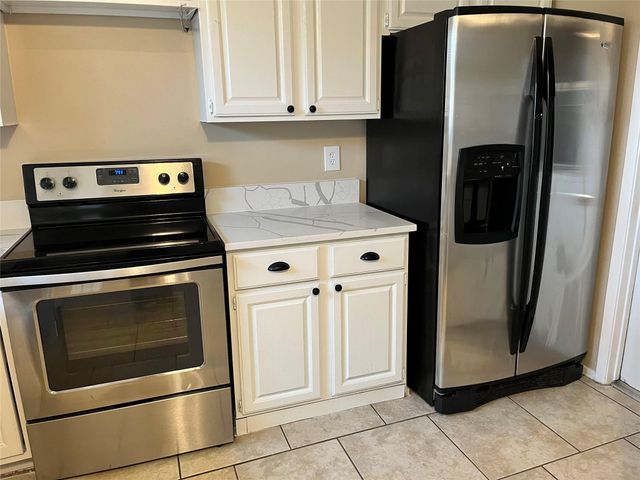 9910 Stonemont Road, La Porte, TX 77571