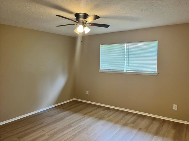 9910 Stonemont Road, La Porte, TX 77571