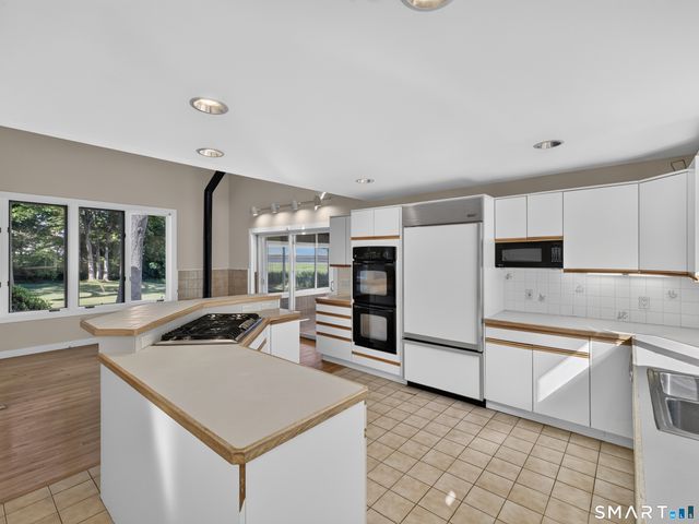 108 Maple Avenue, Old Saybrook, CT 06475