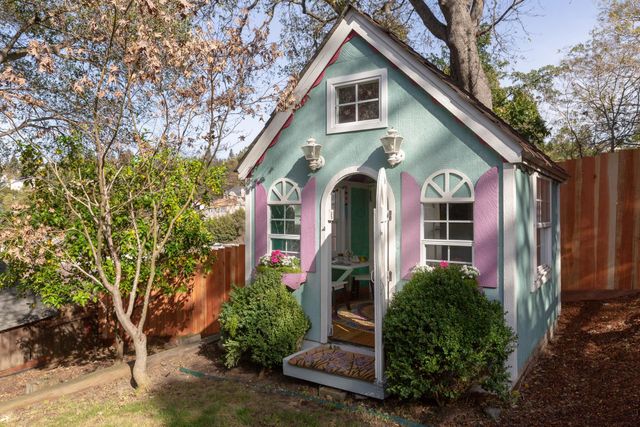 4101 Greenwood Ave, Oakland, CA 94602