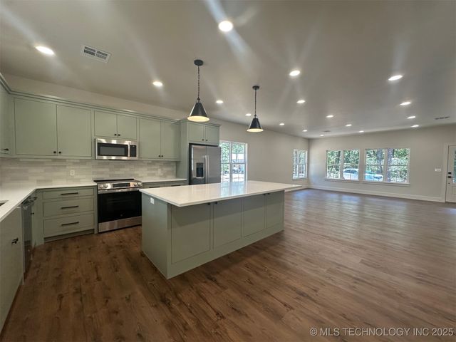 12351 Longboard Loop, Kingston, OK 73439