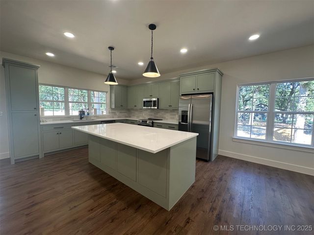 12351 Longboard Loop, Kingston, OK 73439