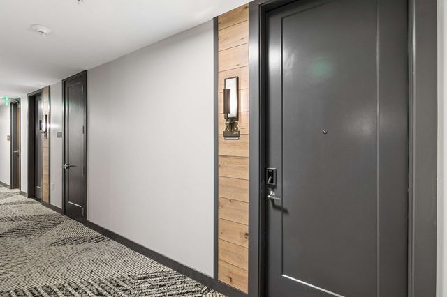 1212 Demonbreun St Apt 2013, Nashville, TN 37203