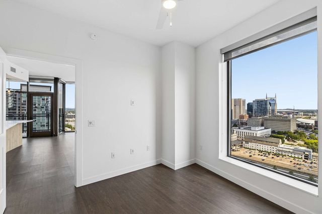 1212 Demonbreun St Apt 2013, Nashville, TN 37203