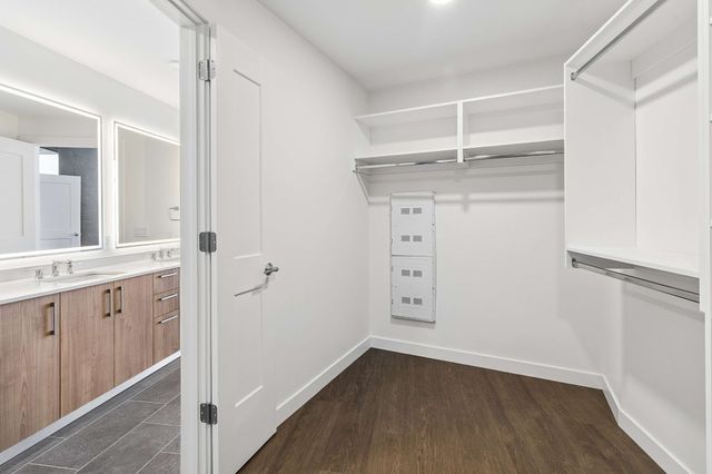 1212 Demonbreun St Apt 2013, Nashville, TN 37203