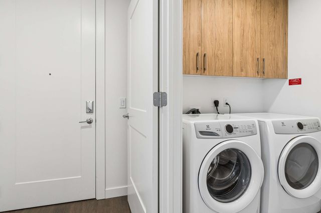 1212 Demonbreun St Apt 2013, Nashville, TN 37203