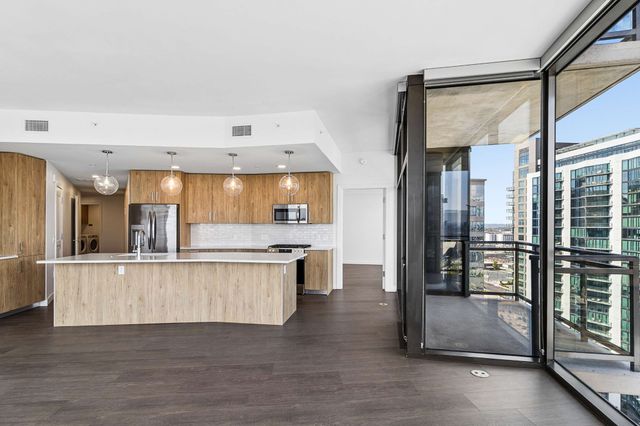 1212 Demonbreun St Apt 2013, Nashville, TN 37203