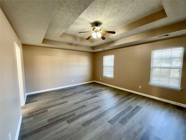 2043 Newton Estates Drive, Ellenwood, GA 30294