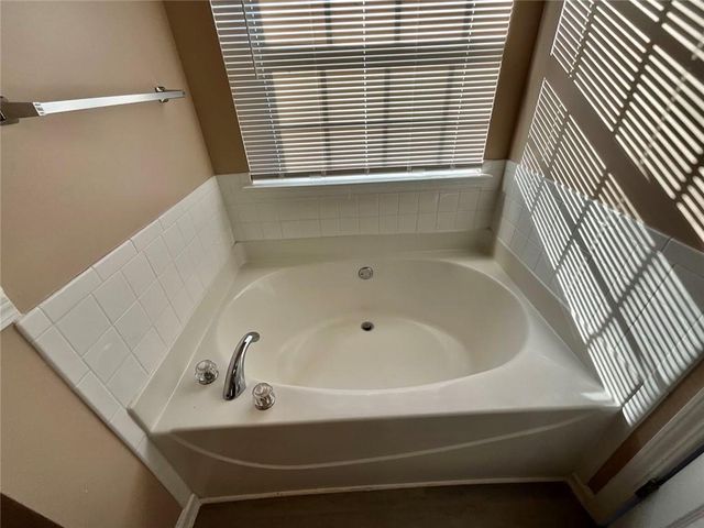 2043 Newton Estates Drive, Ellenwood, GA 30294