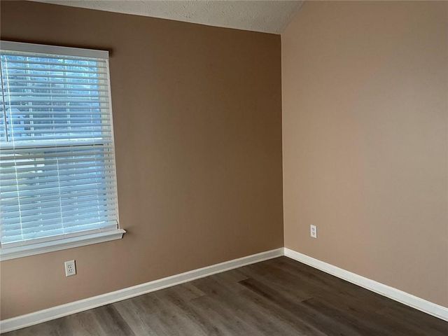 2043 Newton Estates Drive, Ellenwood, GA 30294
