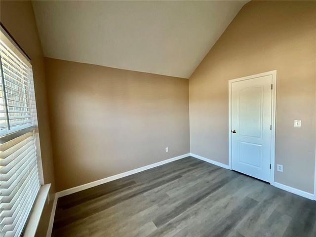 2043 Newton Estates Drive, Ellenwood, GA 30294