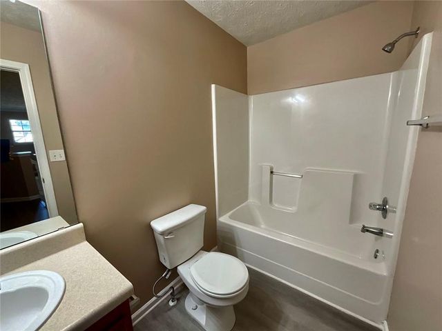 2043 Newton Estates Drive, Ellenwood, GA 30294