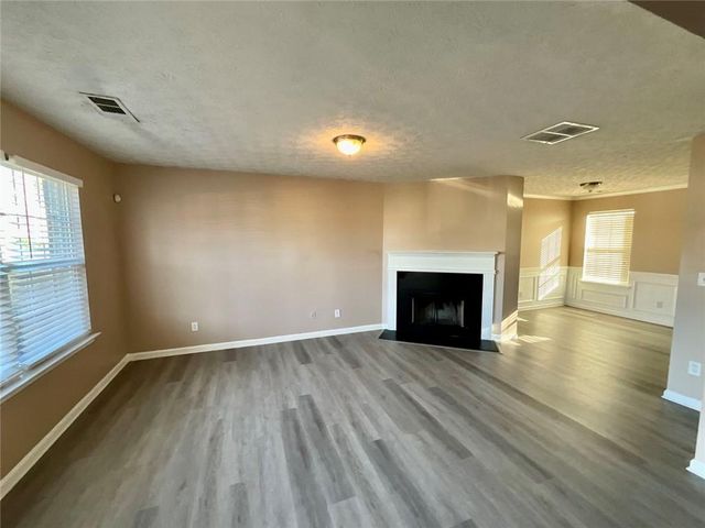 2043 Newton Estates Drive, Ellenwood, GA 30294