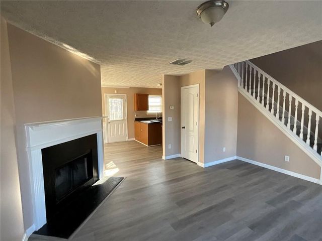 2043 Newton Estates Drive, Ellenwood, GA 30294