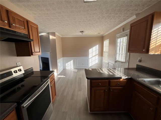 2043 Newton Estates Drive, Ellenwood, GA 30294