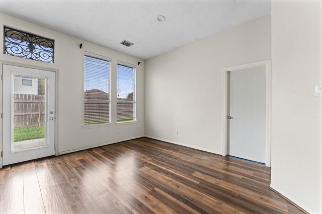 1875 Redwood Lane, Dayton, TX 77535