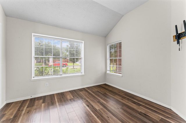 1875 Redwood Lane, Dayton, TX 77535