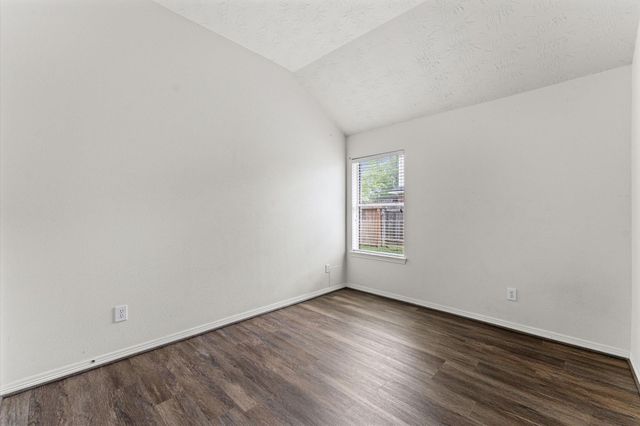 1875 Redwood Lane, Dayton, TX 77535