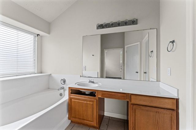 1875 Redwood Lane, Dayton, TX 77535